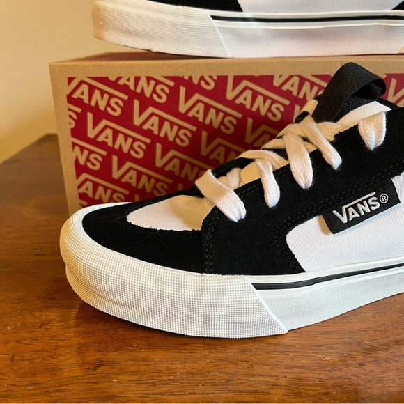 VANS Chukka Push 2-Tone Black White Panda Sneakers - Picture 2 of 10